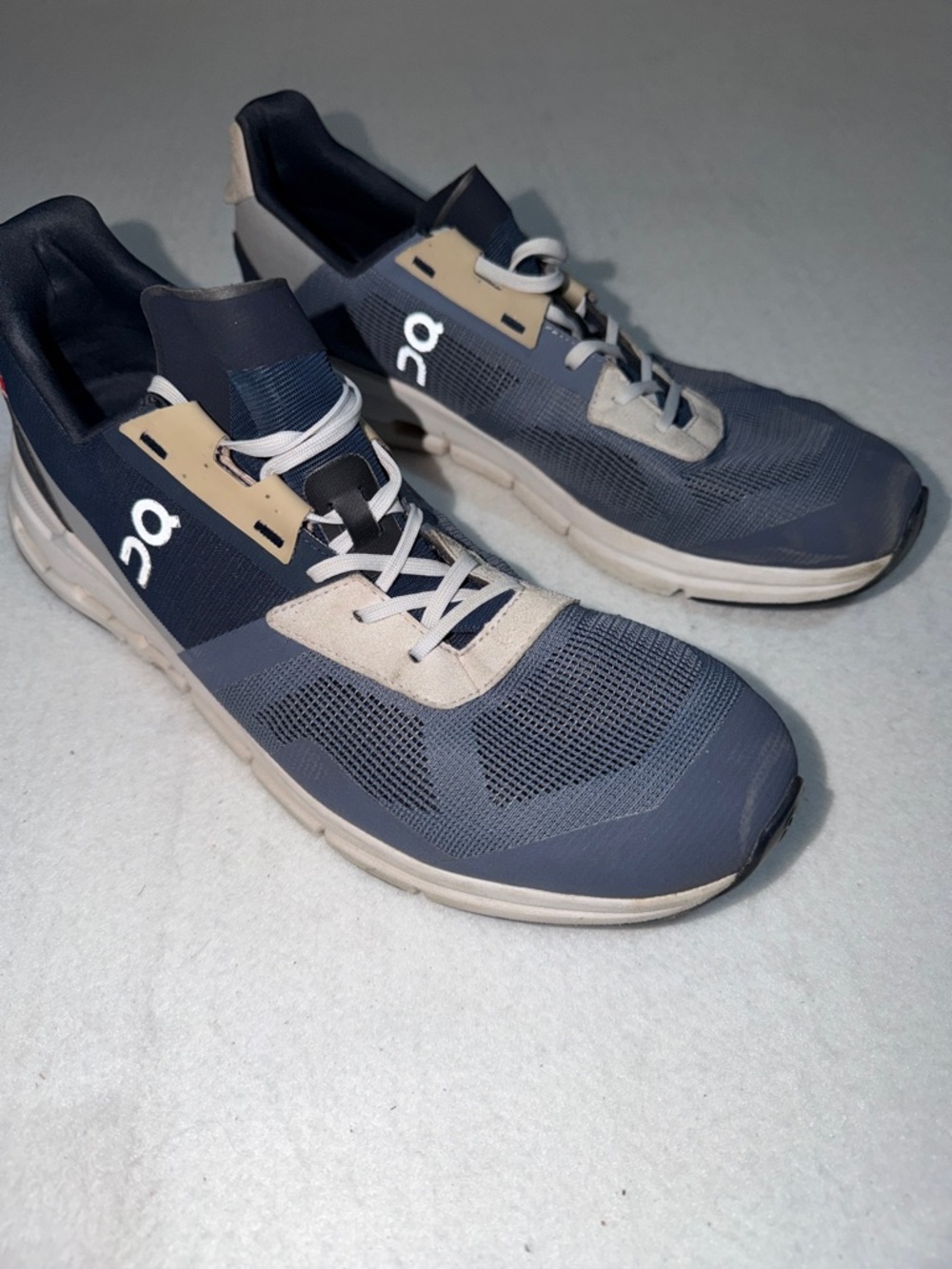 On Running Men’s Sneakers in Navy with Beige Accents 13